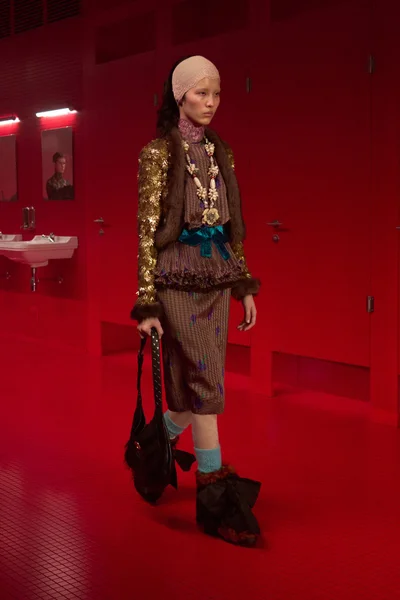 Look 27